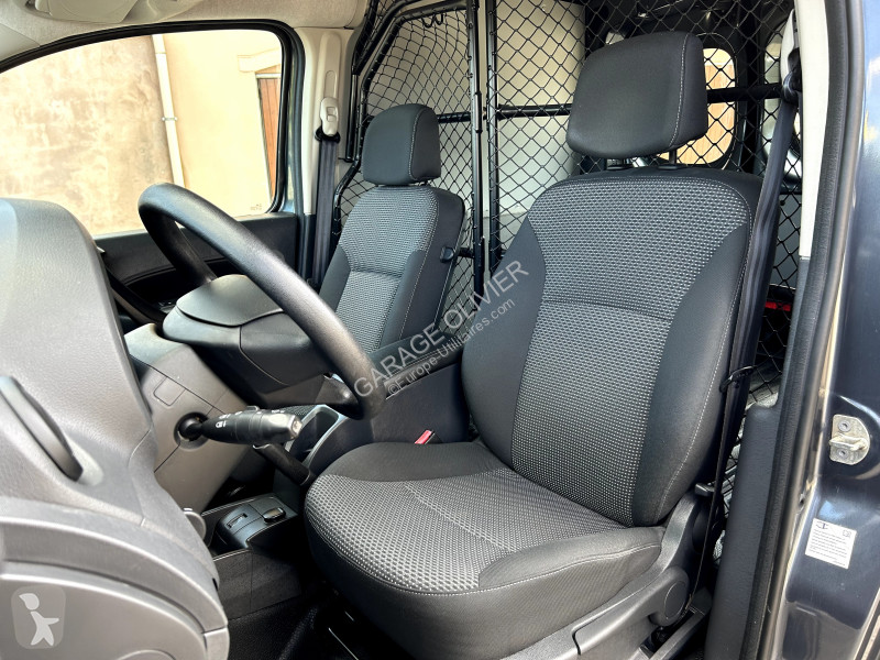 Véhicule utilitaire Mercedes Compact 109 1.5...