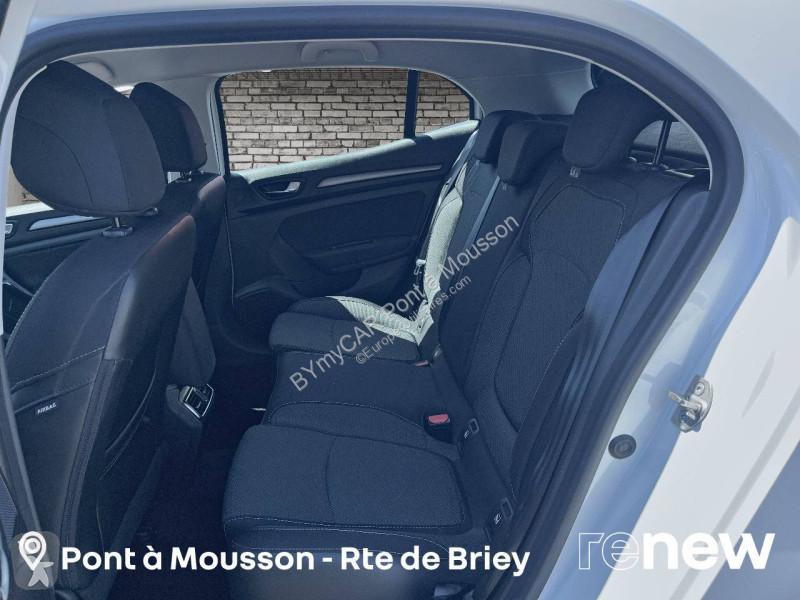 Véhicule utilitaire Renault Megane IV Berline...