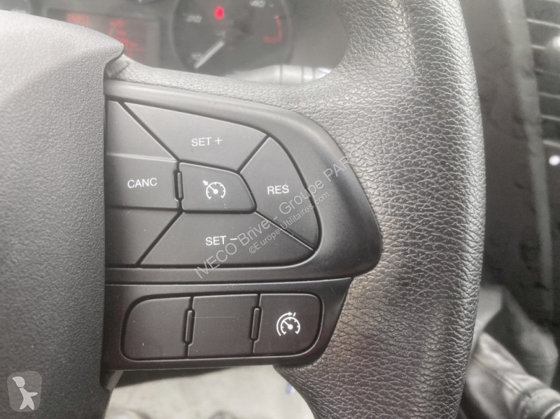 Véhicule utilitaire Iveco 35C16H3.0 empattement...