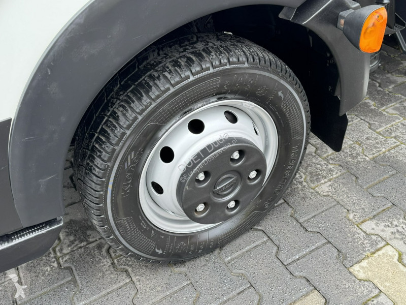 Véhicule utilitaire Nissan