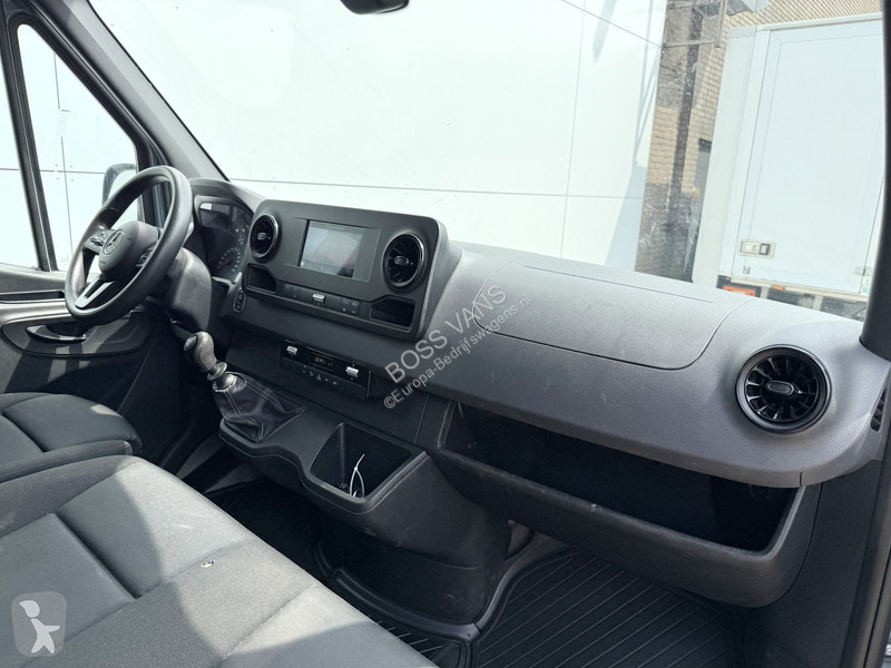 Autoutilitară Mercedes 315 1.9 CDI L2H2 Climate...