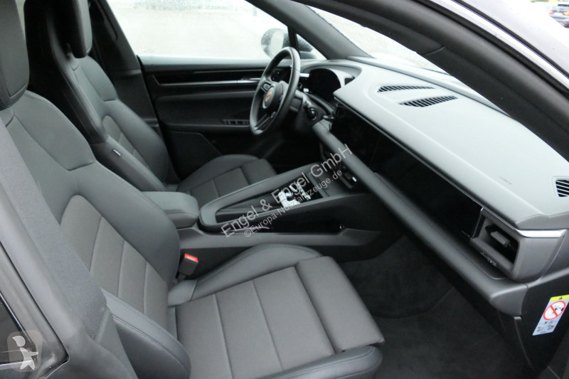 Véhicule utilitaire Porsche Macan 4 Electric -...