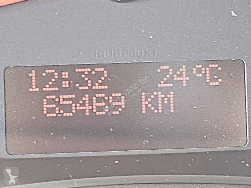 Véhicule utilitaire Renault 2.3 L1H1...