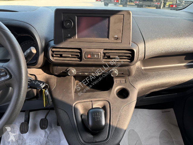 Autoutilitară Opel COMBO L2 130