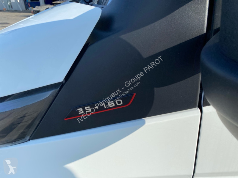عربة نفعية Iveco 35C16 Empattement 4100