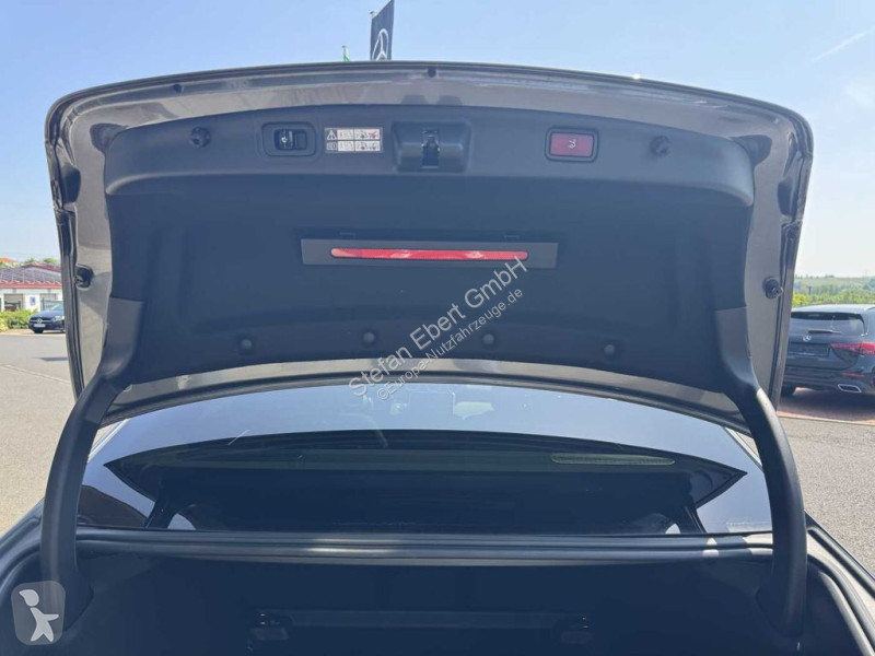 Véhicule utilitaire Mercedes C 300 4M...