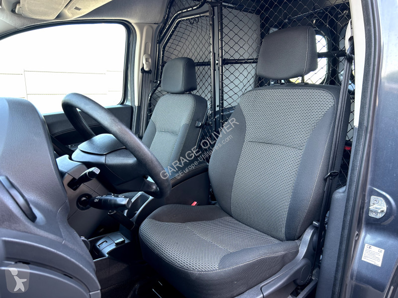 Véhicule utilitaire Mercedes Compact 109 1.5...