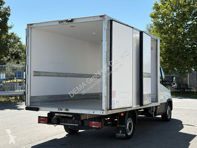 Véhicule utilitaire Iveco...