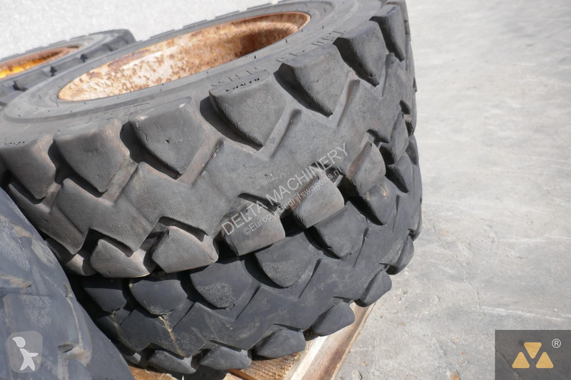 Veículo utilitário  7.50-15