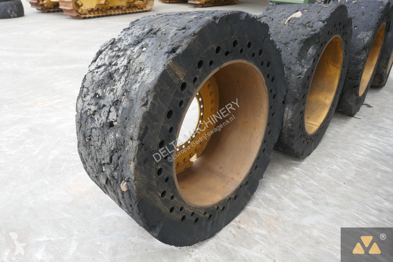 Autoutilitară Volvo L180 Cushion wheels