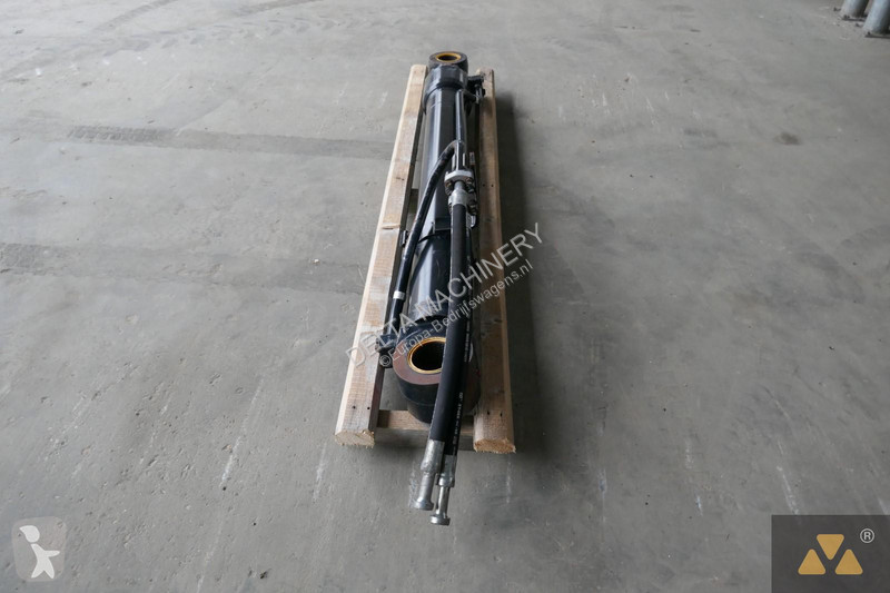 Véhicule utilitaire Caterpillar 225-4523