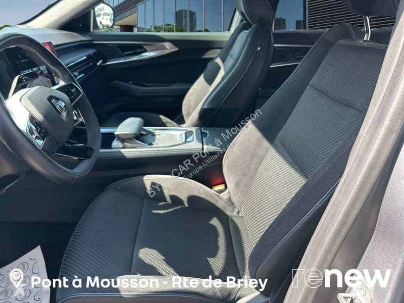 عربة نفعية Renault Espace E-Tech hybrid 200