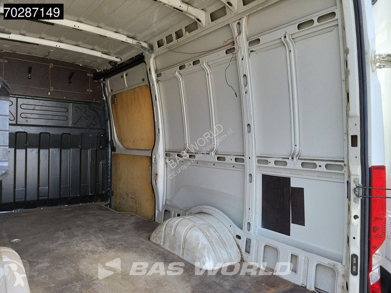 Autoutilitară Iveco 35C18 3.0L Dubbellucht L2H2...