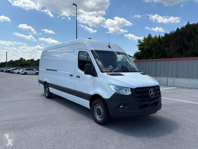 Autoutilitară Mercedes Furgone Traz. Post