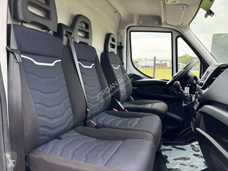 Autoutilitară Iveco 2.3d 160ch L4H2