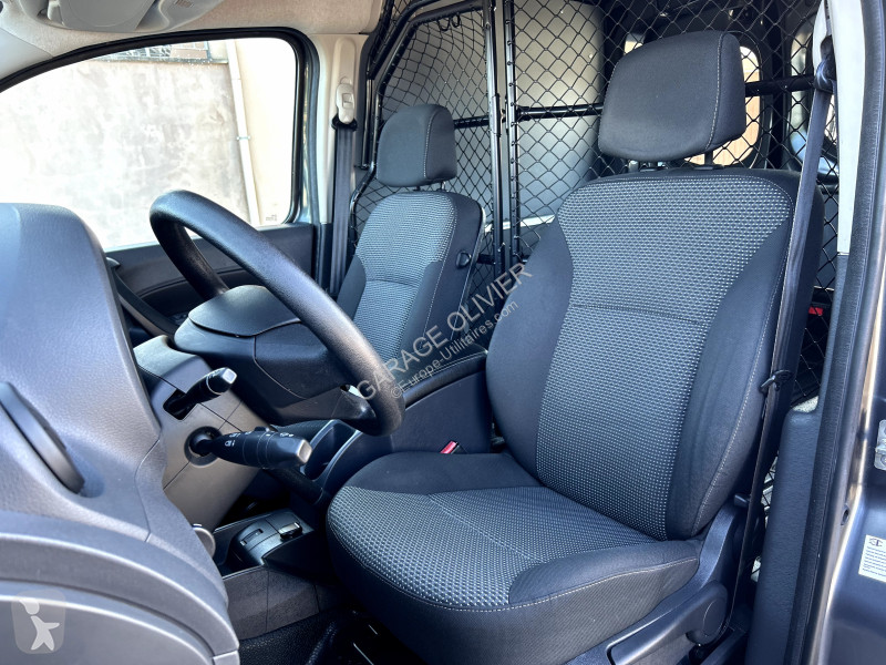 Véhicule utilitaire Mercedes Compact 109 1.5...