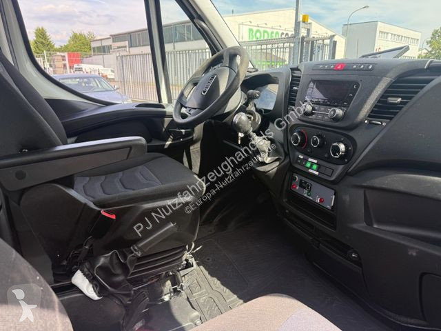 Nyttofordon Iveco 35-12 CTE B 18 HV