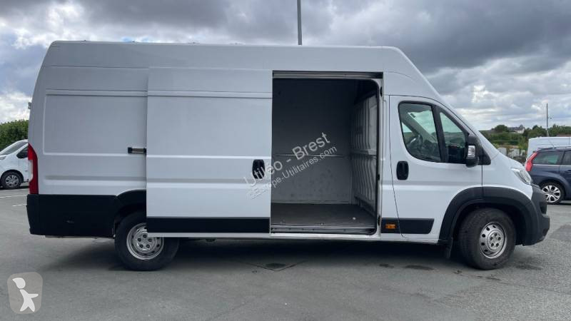 Véhicule utilitaire Peugeot