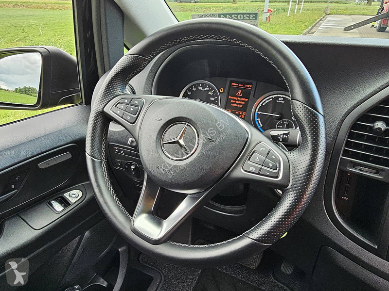 Véhicule utilitaire Mercedes 129 XXL 9P eVito
