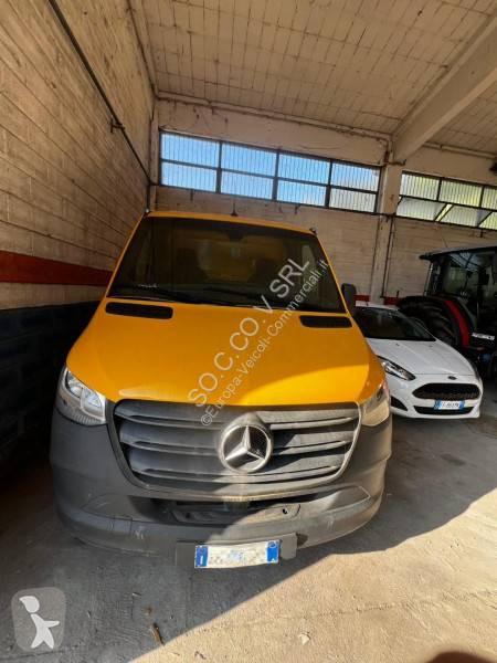 Furgoneta Mercedes