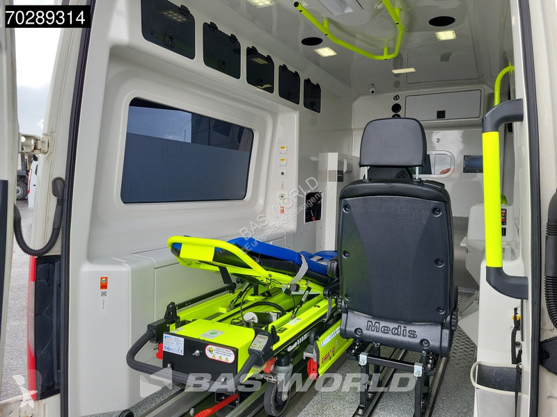 Véhicule utilitaire Mercedes 316 CDI Ambulance...