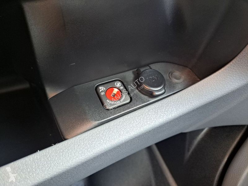 Véhicule utilitaire Toyota MEDIUM 2.0L 145 D-4D