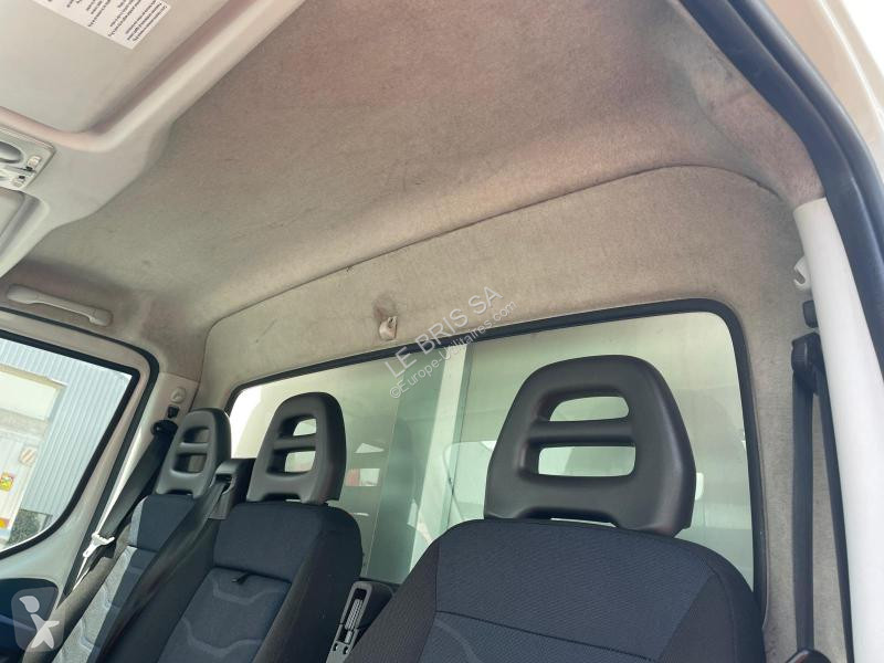 Véhicule utilitaire Iveco  DAILY 35C18
