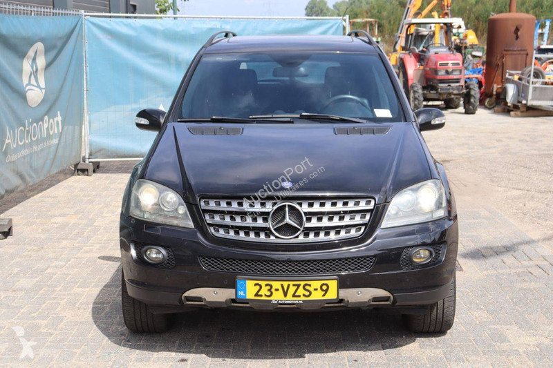 Véhicule utilitaire Mercedes 4 MATIC M-Klasse