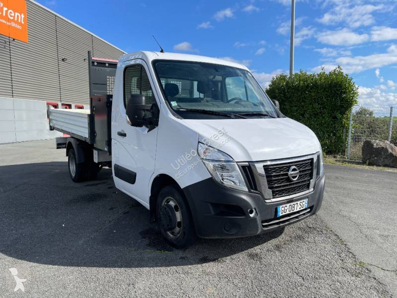 Véhicule utilitaire Nissan
