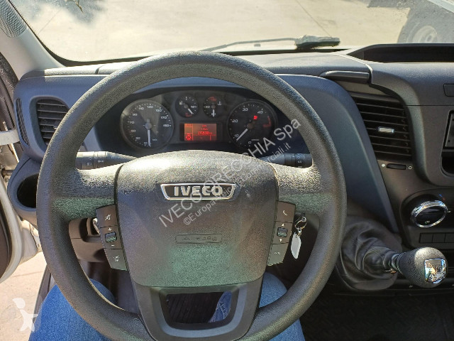 Veículo utilitário Iveco DAILY 35S16