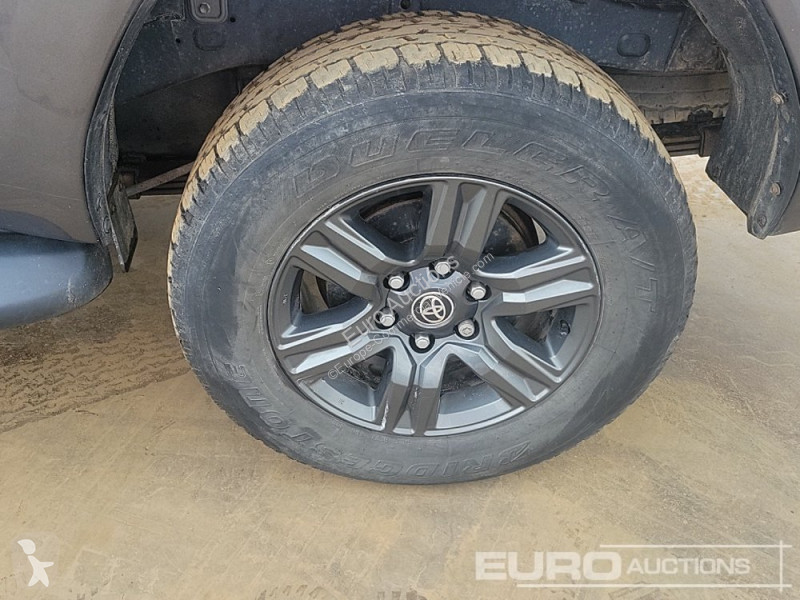 Furgoneta Toyota Hilux