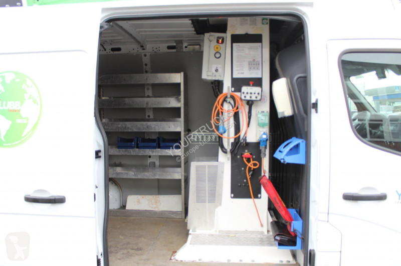 Véhicule utilitaire Renault 145 E6 Klubb KL-26...