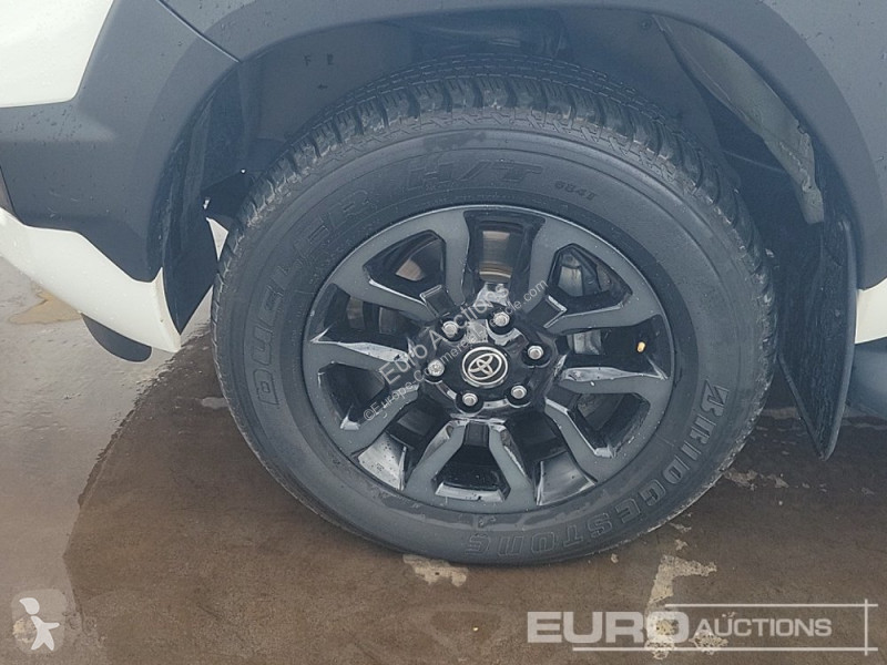 Véhicule utilitaire Toyota Hilux