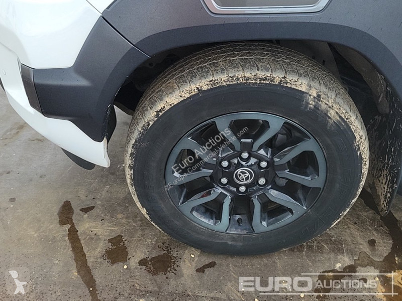 Furgoneta Toyota Hilux
