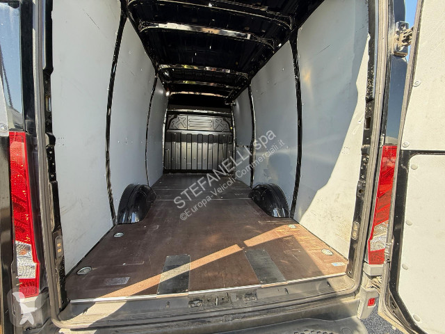 Nyttofordon Iveco DAILY 35S21A8 V/P