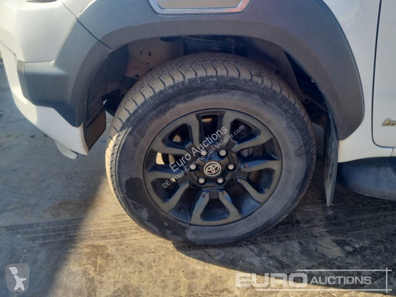 Furgoneta Toyota Hilux
