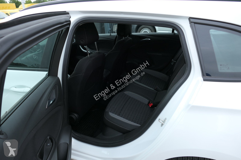 Autoutilitară Opel Astra Sports Tourer 1.5 CDTI...