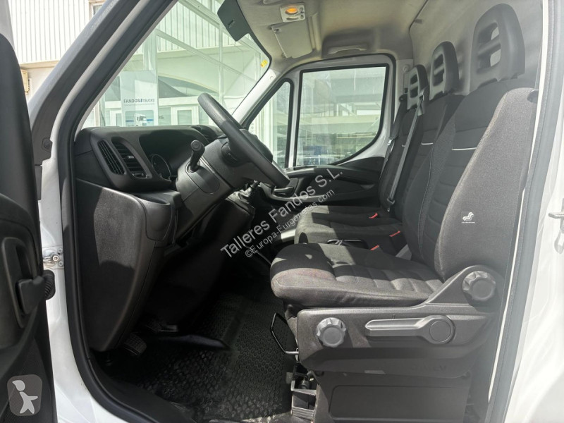 Autoutilitară Iveco  35S14 12m3