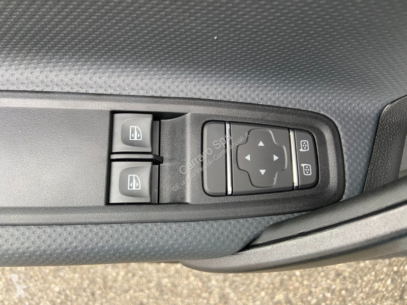 Užitkové vozidlo Mercedes Nuovo Furgone/Mixto