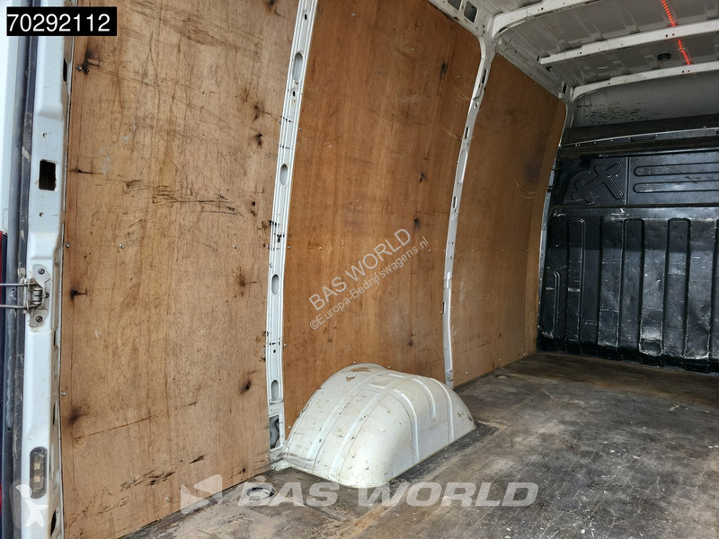 Furgoneta Iveco 35C15 3,0L Dubbellucht L2H2...
