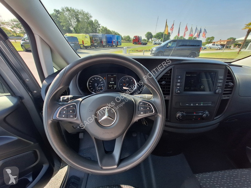 Véhicule utilitaire Mercedes 114 CDI Fourgon...