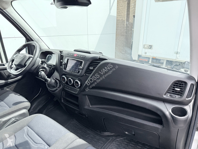 Véhicule utilitaire Iveco 35S16 2.3 L4H2...