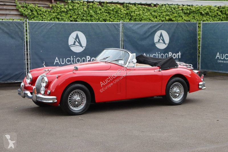 Véhicule utilitaire Jaguar 150 DHC