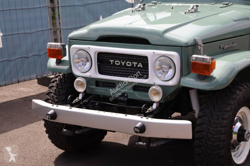 Furgoneta Toyota FJ40