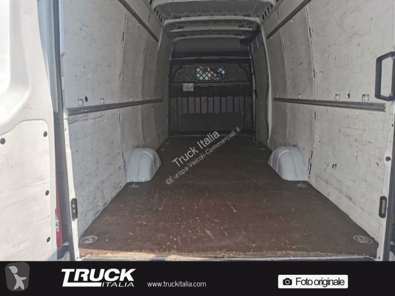 Furgoneta Iveco V