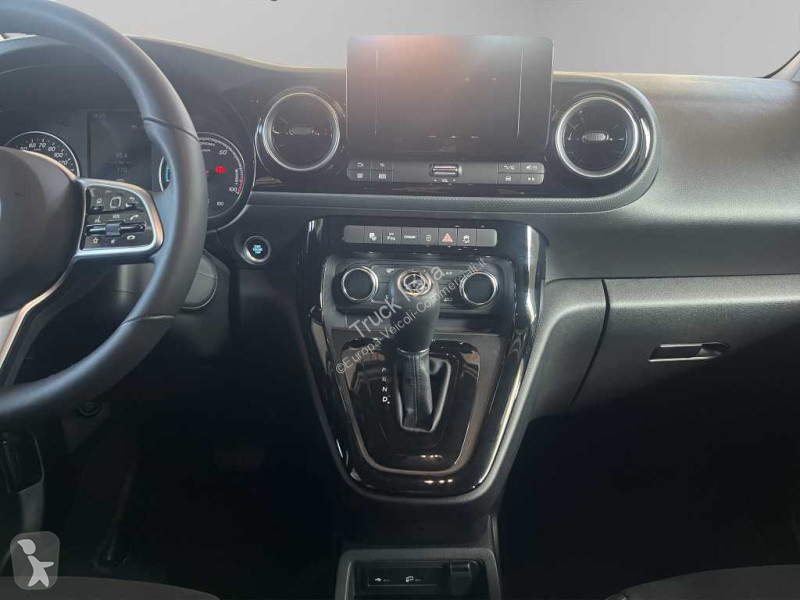 عربة نفعية Mercedes EQT - EQT 200