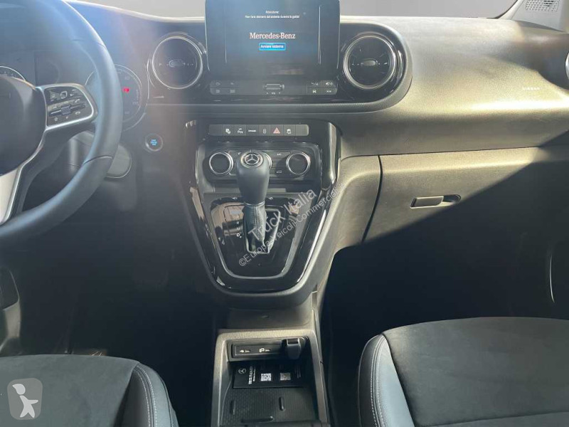 عربة نفعية Mercedes EQT - EQT 200
