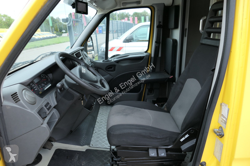 Véhicule utilitaire Iveco Daily 35 S11 C30C...
