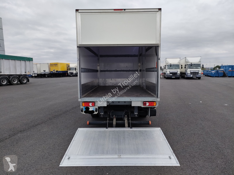 Samochód dostawczy Nissan CHASSIS CABINE