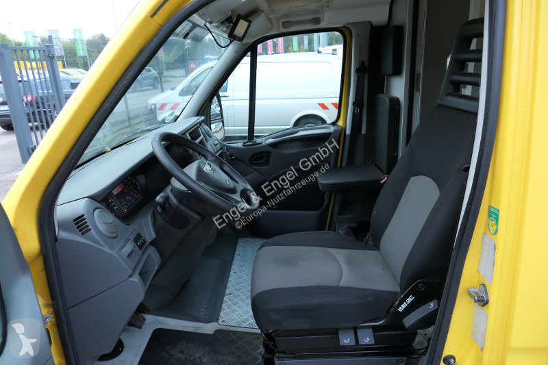 Véhicule utilitaire Iveco Daily 35 S11 C30C...